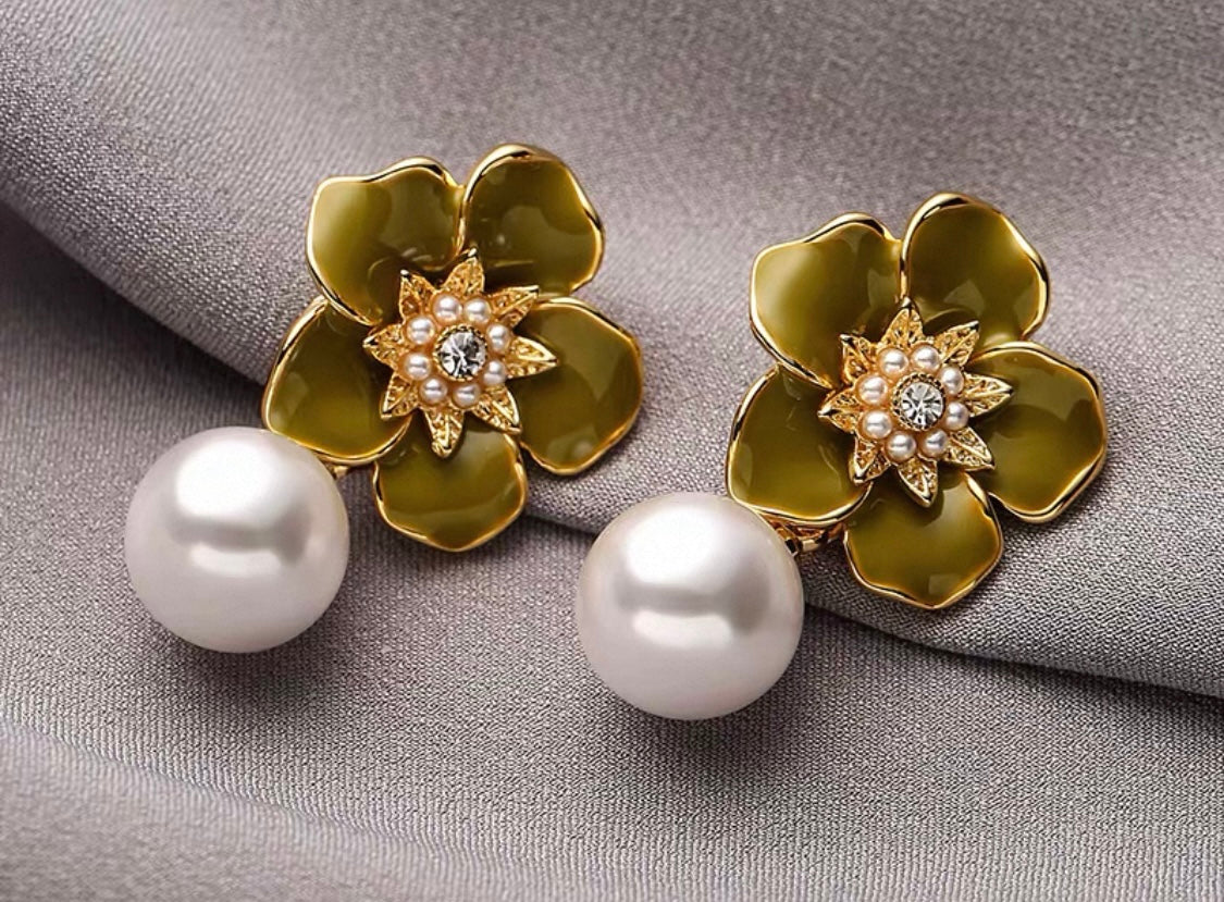 Elegant Statement Earrings – A curated mix of bold, vintage-inspired designs with pearls, florals, and sculptural gold accents, crafted from brass or copper plated with 18k gold and featuring s925 silver needles for comfort