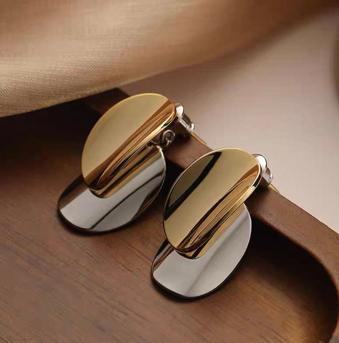 Elegant Statement Earrings – A curated mix of bold, vintage-inspired designs with pearls, florals, and sculptural gold accents, crafted from brass or copper plated with 18k gold and featuring s925 silver needles for comfort
