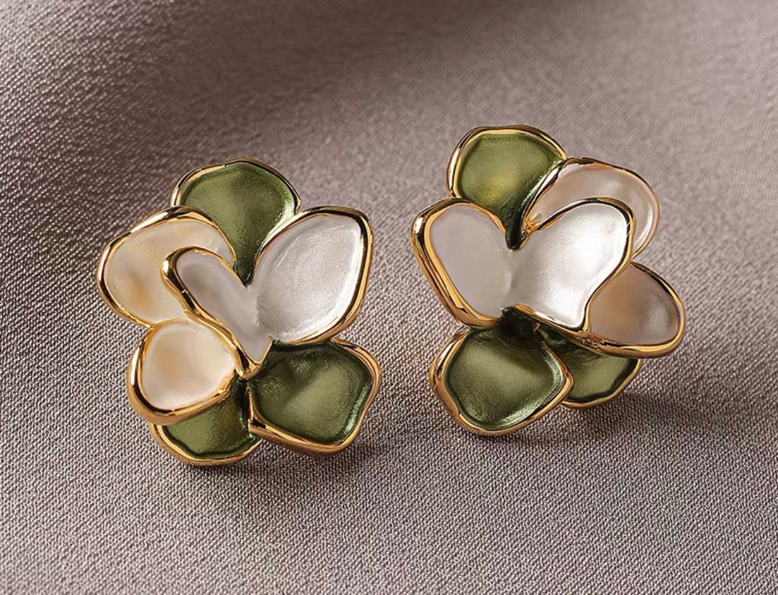 Elegant Statement Earrings – A curated mix of bold, vintage-inspired designs with pearls, florals, and sculptural gold accents, crafted from brass or copper plated with 18k gold and featuring s925 silver needles for comfort