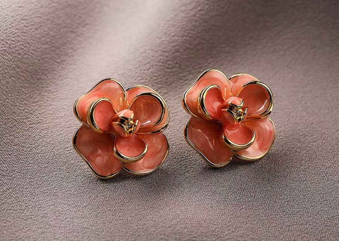 Elegant Statement Earrings – A curated mix of bold, vintage-inspired designs with pearls, florals, and sculptural gold accents, crafted from brass or copper plated with 18k gold and featuring s925 silver needles for comfort