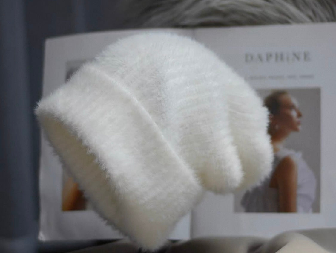 Fluffy Cashmere Beanie – Winter White