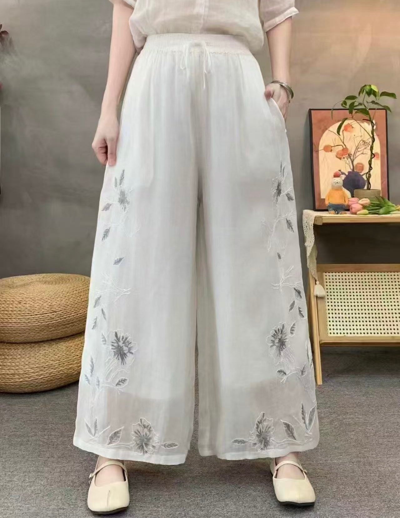Relaxed 100% Linen Trousers with Embroidery