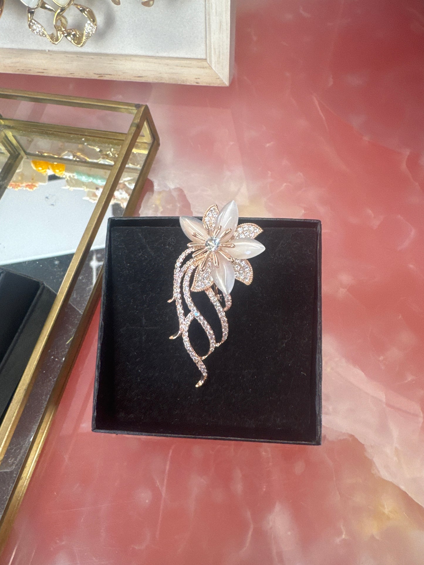 Brooches & Lapel Pins