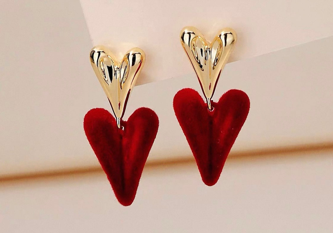 Elegant Statement Earrings – A curated mix of bold, vintage-inspired designs with pearls, florals, and sculptural gold accents, crafted from brass or copper plated with 18k gold and featuring s925 silver needles for comfort