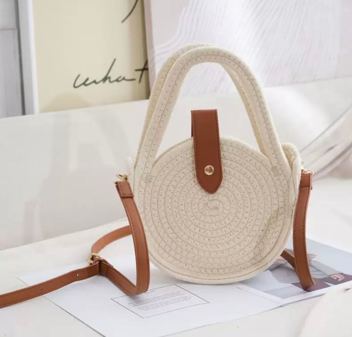 Round Straw Crossbody Bag – Cream