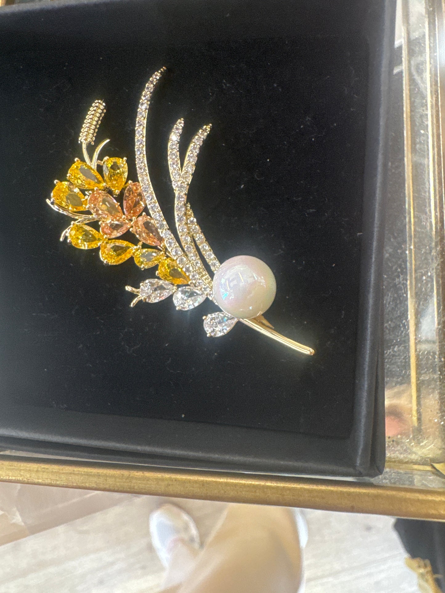Brooches & Lapel Pins