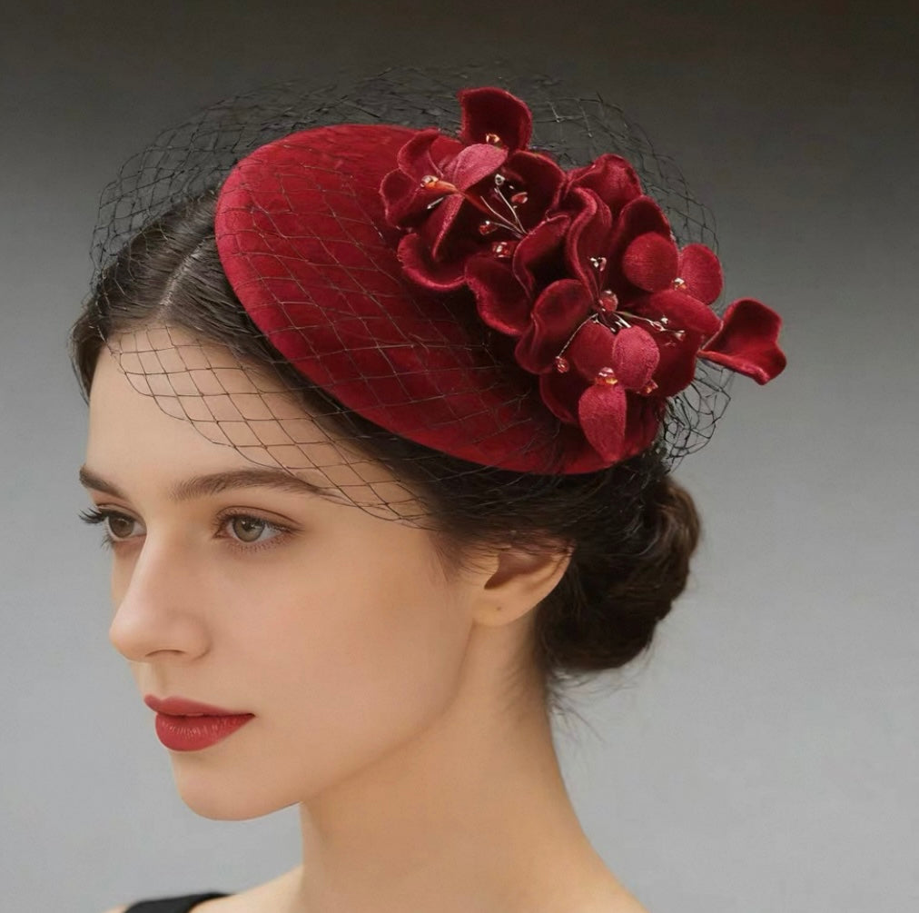 Elegant Fascinator Hat with Feathers