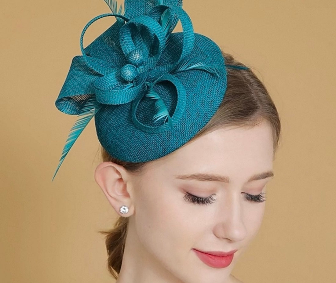Elegant Fascinator Hat with Feathers
