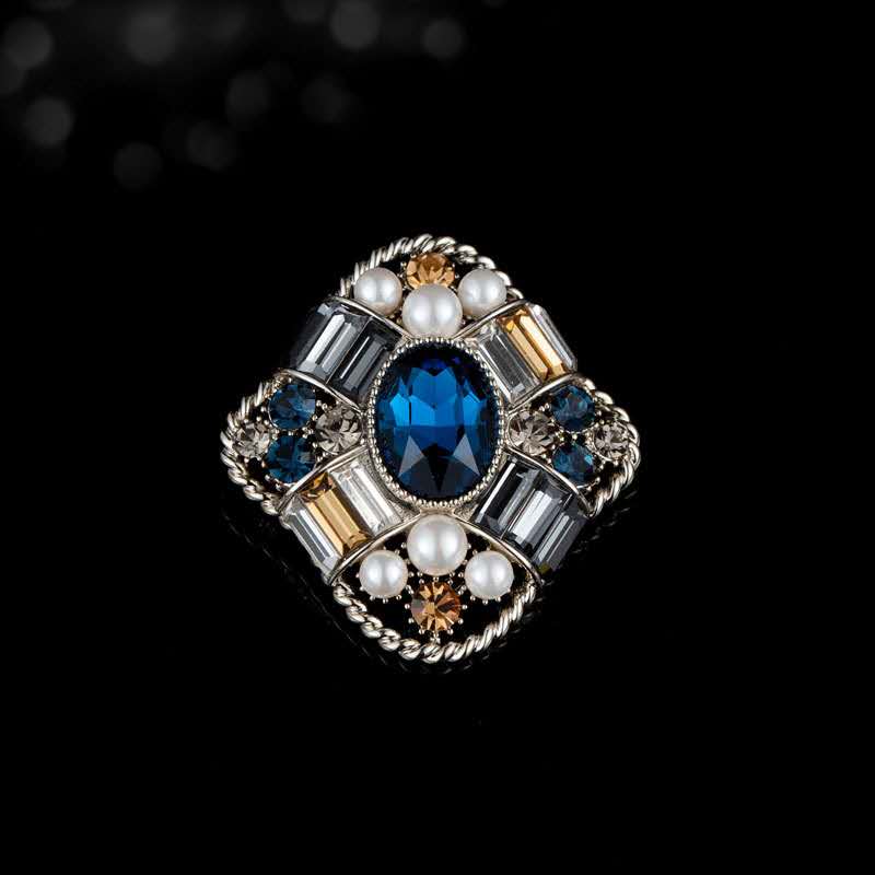 Brooches & Lapel Pins