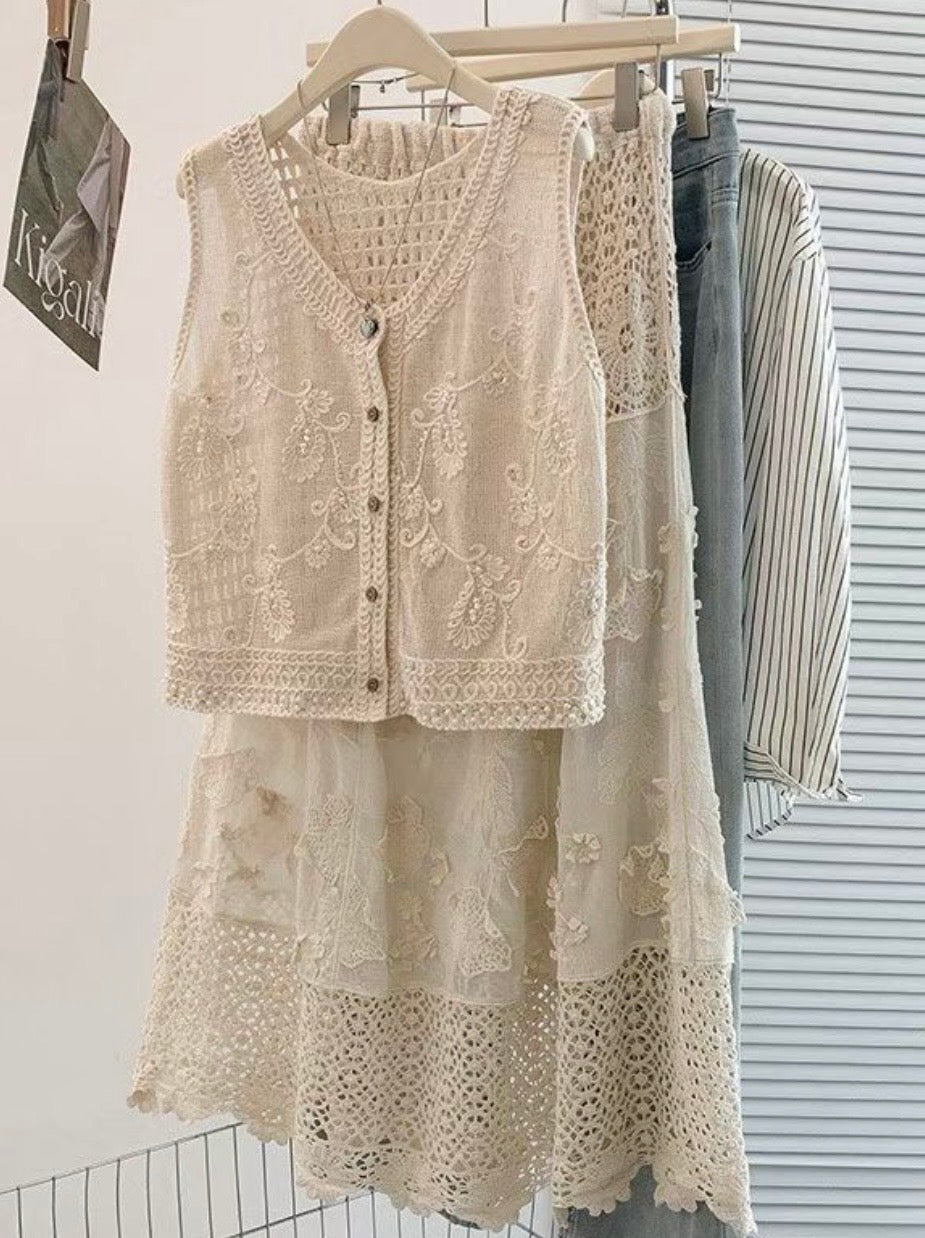 Embroidered Sleeveless Waistcoat