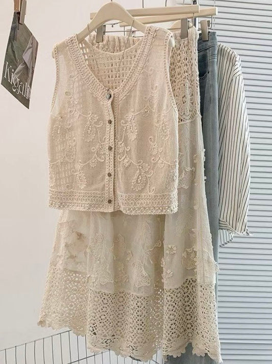 Embroidered Sleeveless Waistcoat