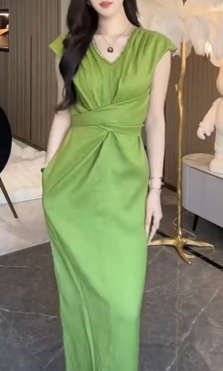 Elegant Knot Detail Midi Dress