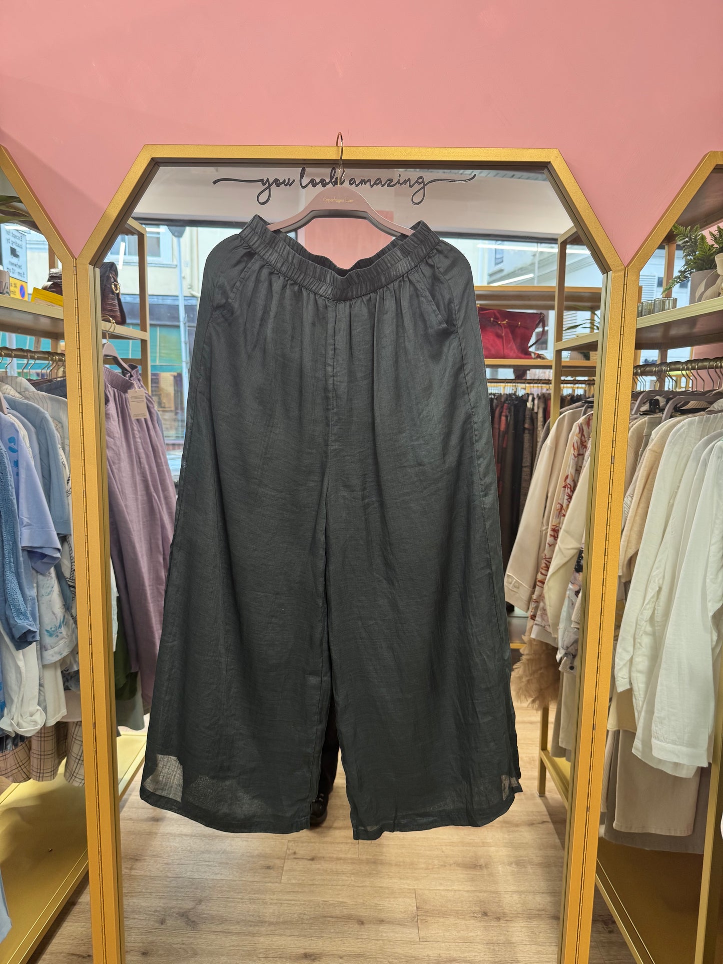 Relaxed Linen Trousers – Natural Comfort Fit