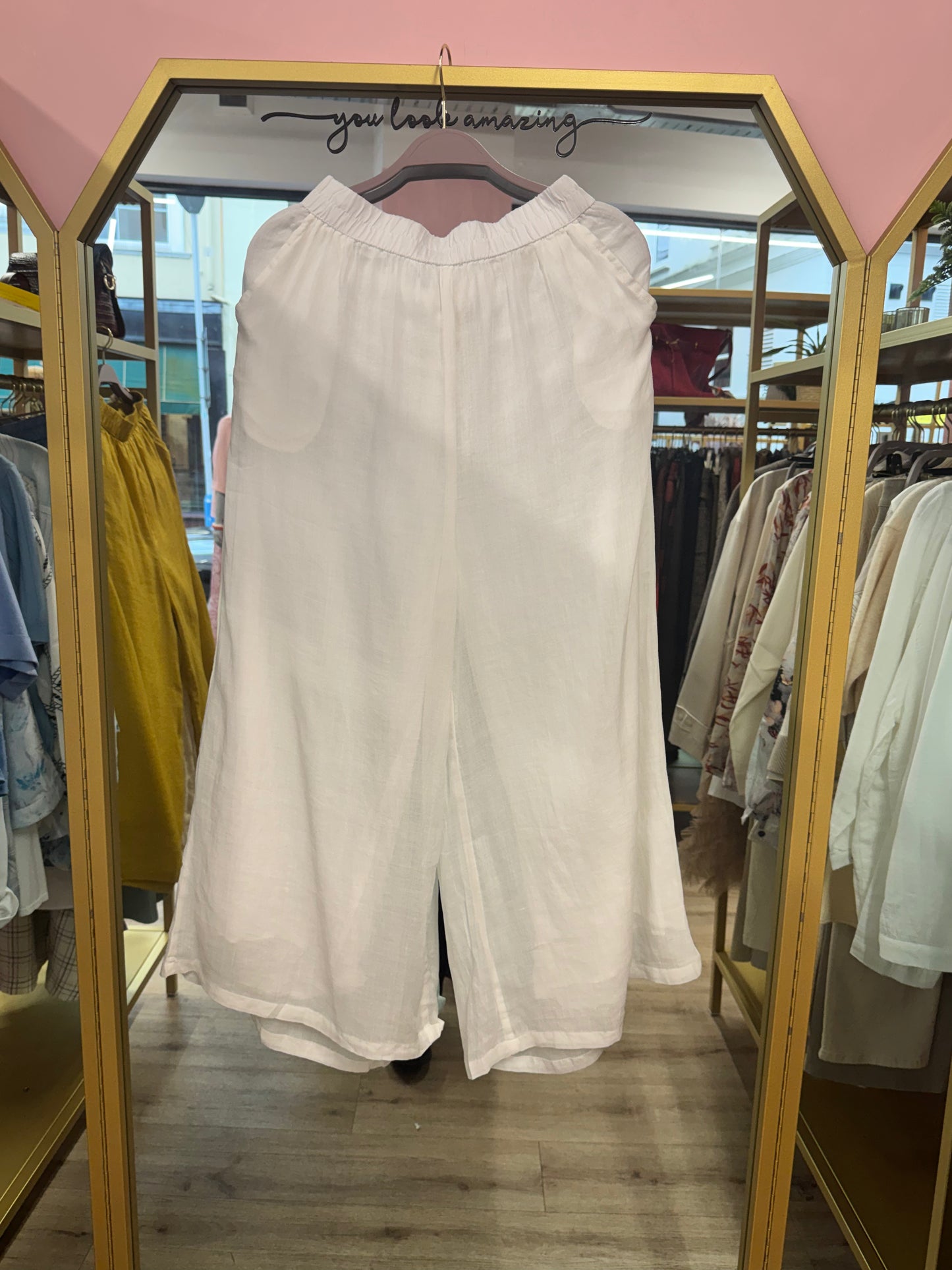Relaxed Linen Trousers – Natural Comfort Fit