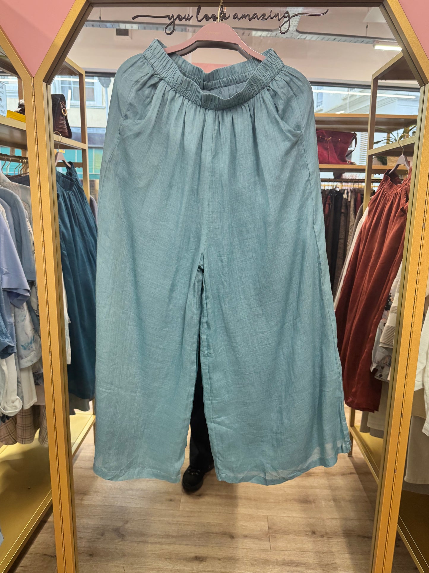 Relaxed Linen Trousers – Natural Comfort Fit