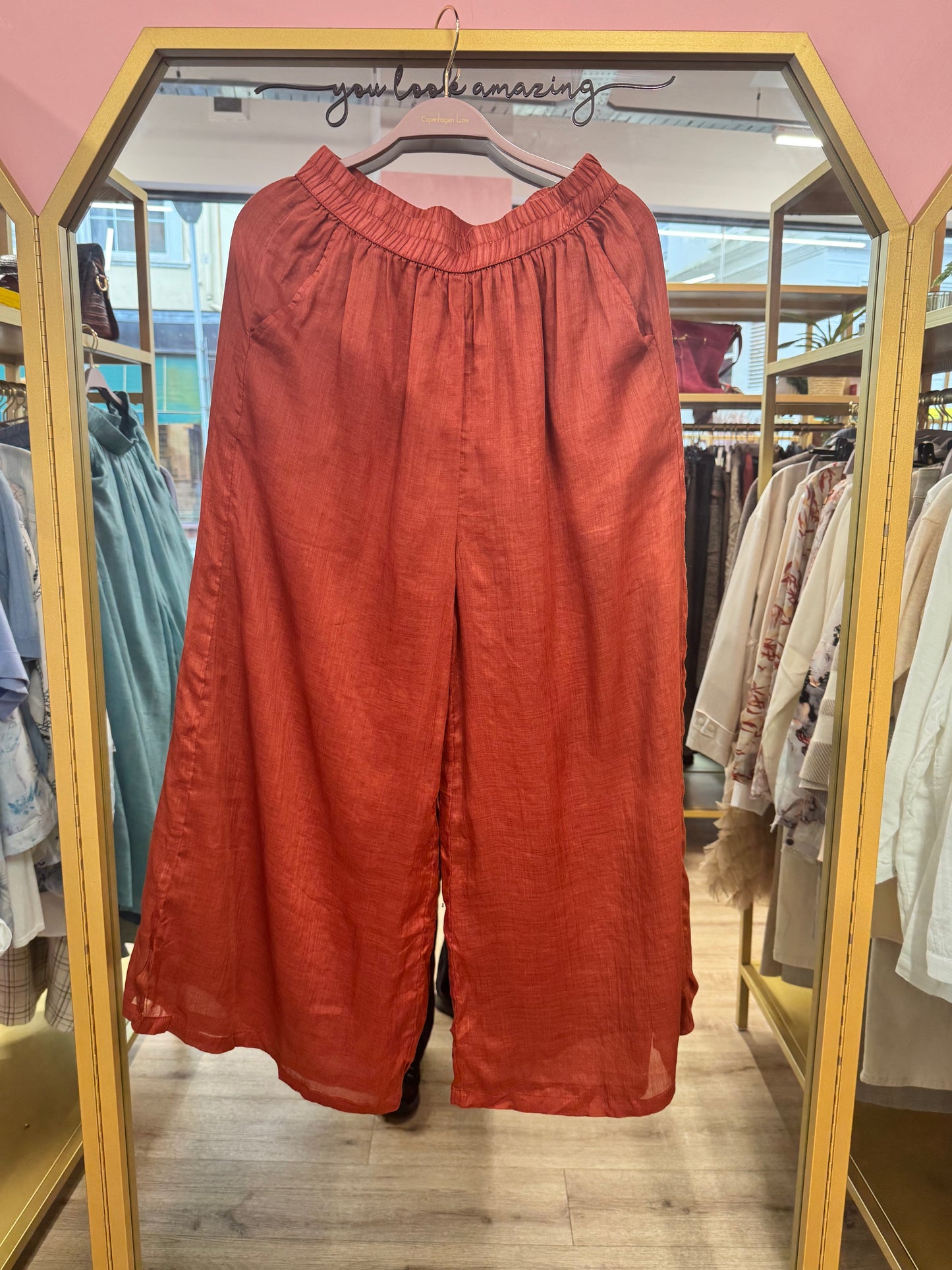 Relaxed Linen Trousers – Natural Comfort Fit