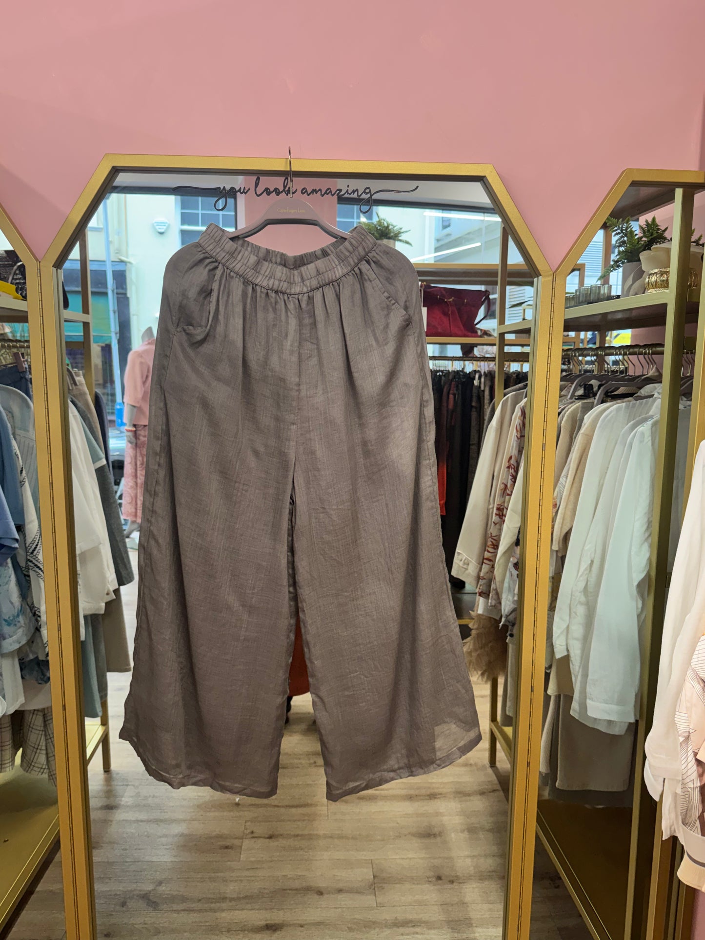 Relaxed Linen Trousers – Natural Comfort Fit