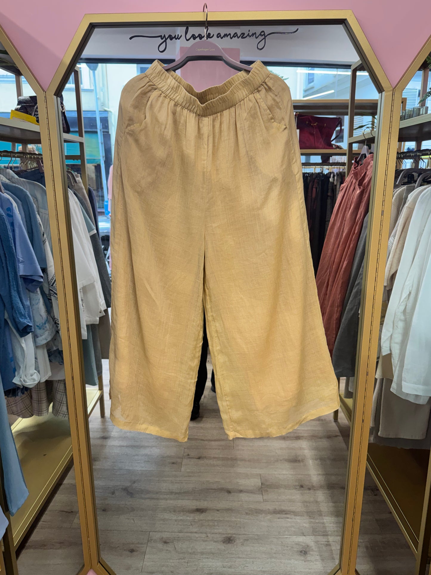 Relaxed Linen Trousers – Natural Comfort Fit