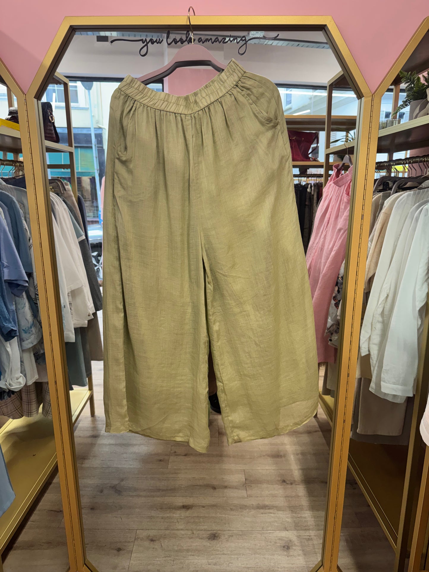 Relaxed Linen Trousers – Natural Comfort Fit