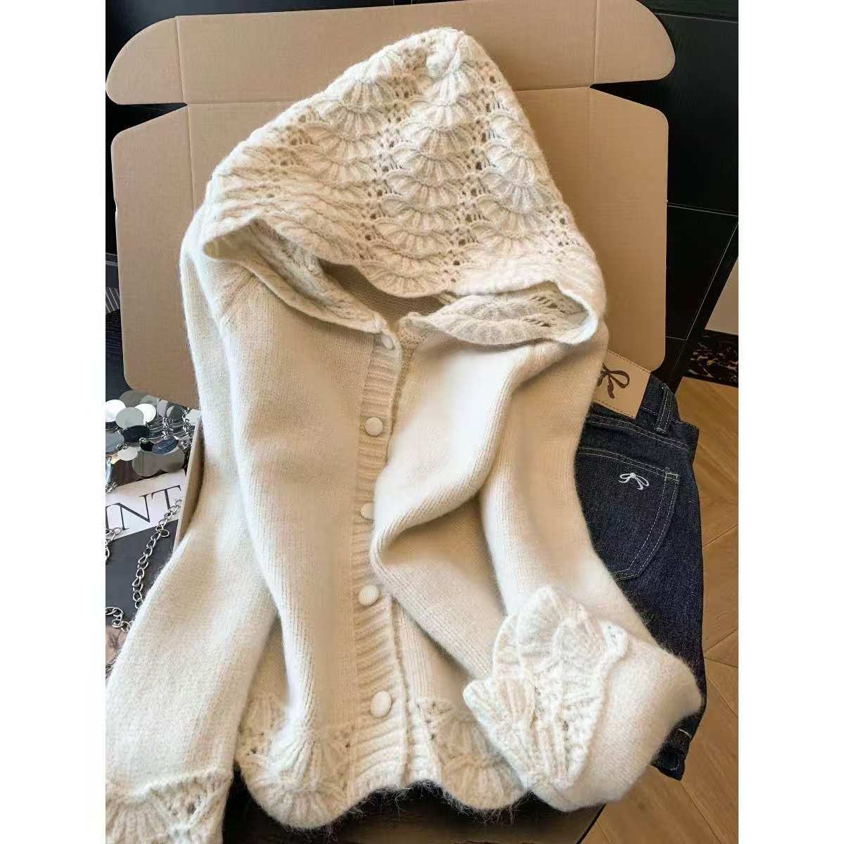 Women’s Knitted Hooded Cardigan with Decorative Pattern