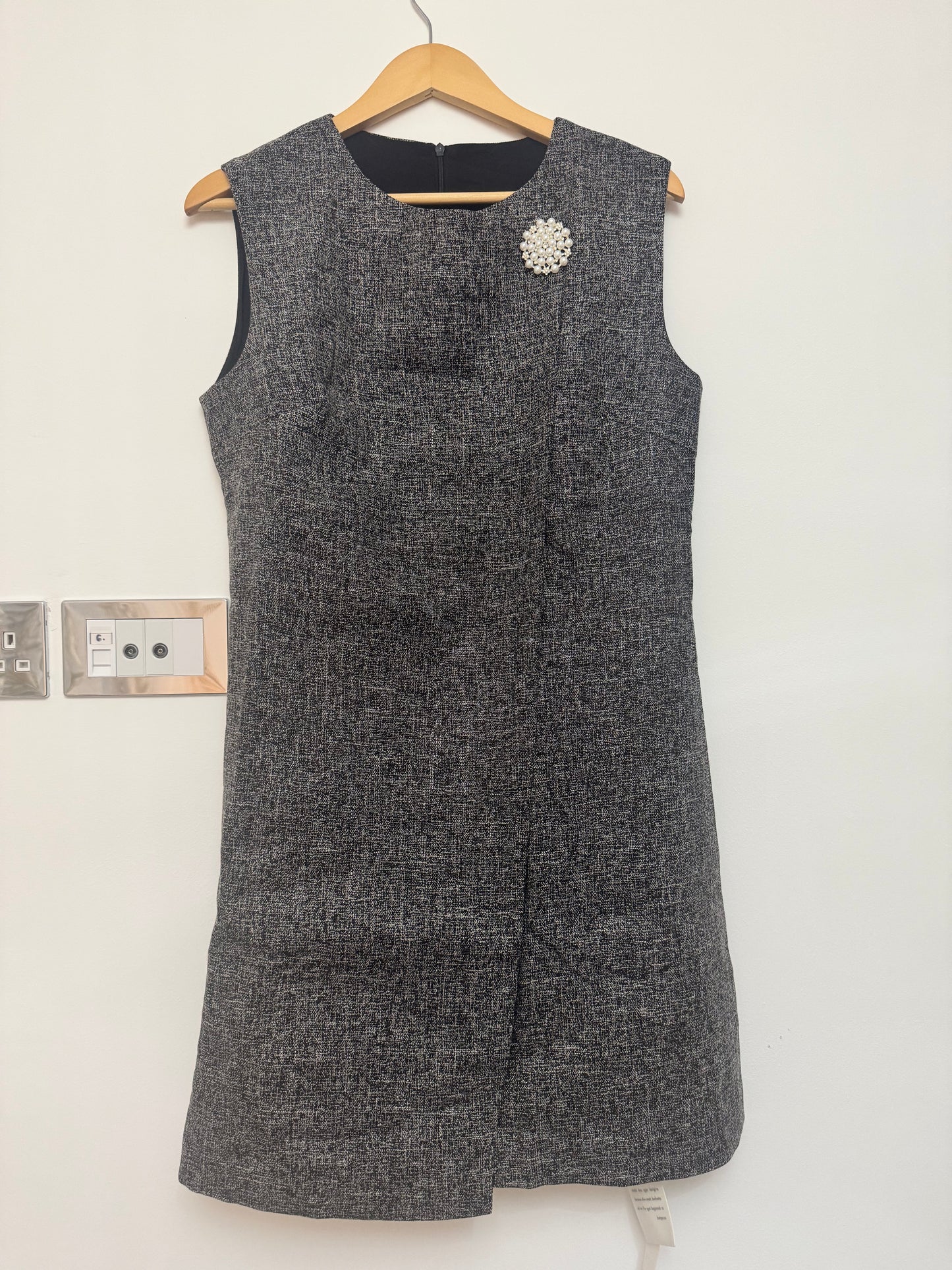 Women’s Textured Sleeveless A-Line Dress with Pearl Brooch