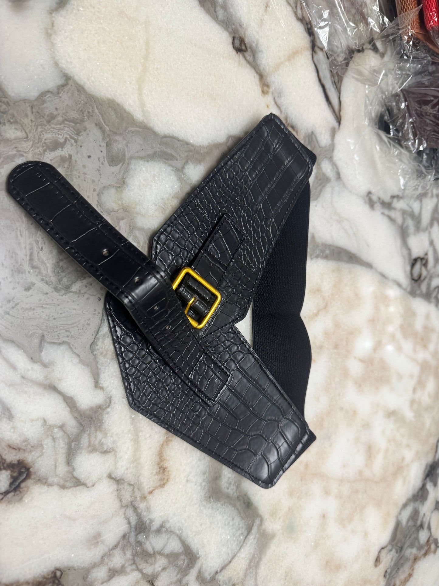 Women’s Wide Elastic Waist Belt – Statement Buckle