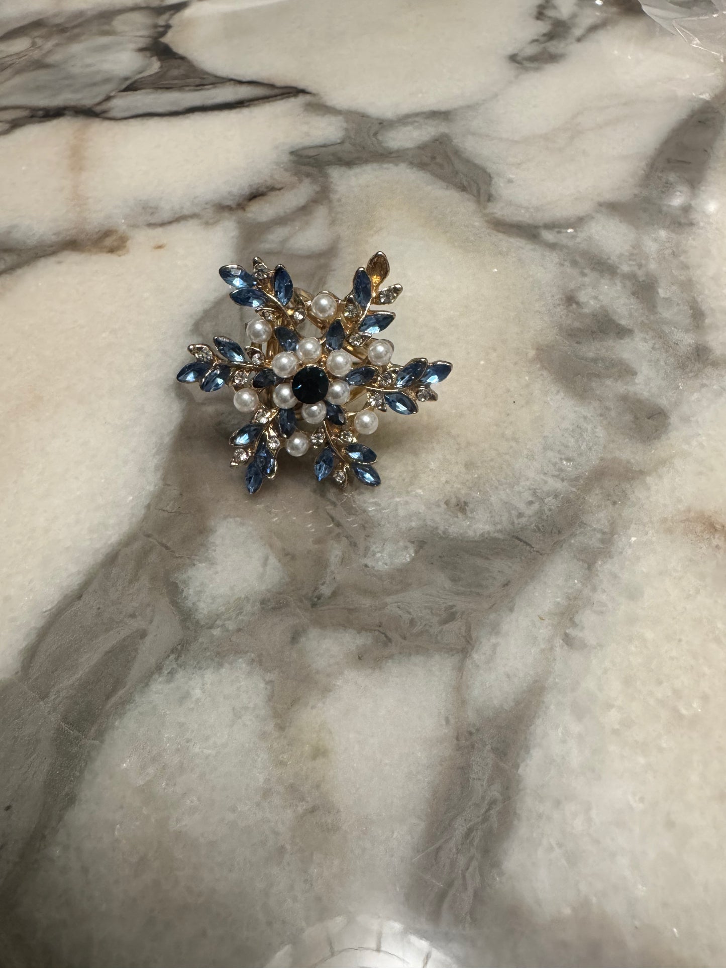 Elegant Scarf Holders – Decorative Collection
