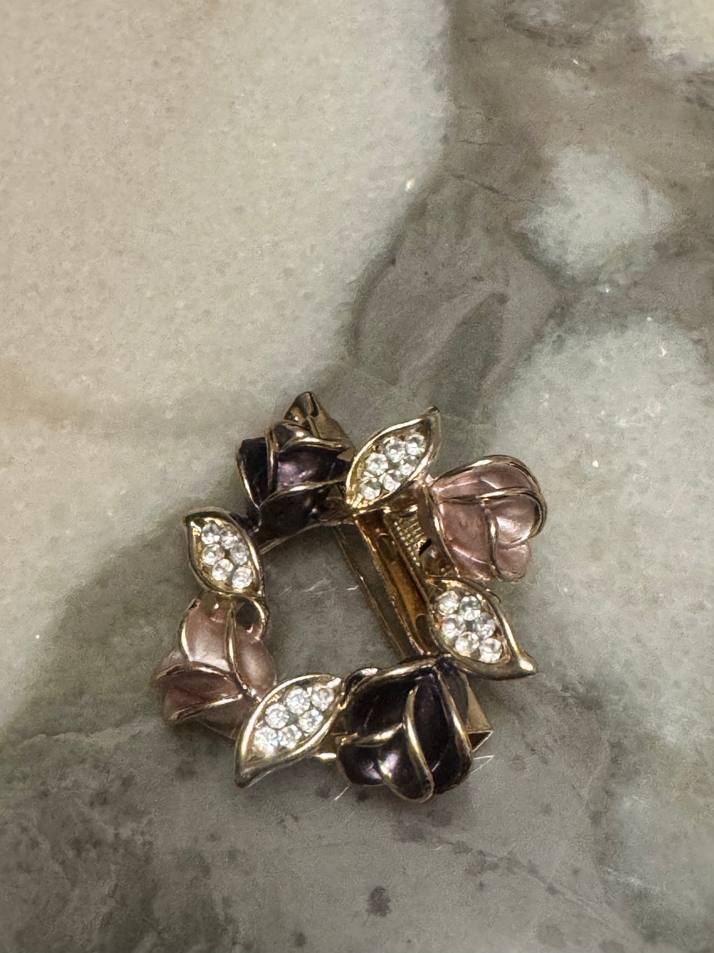 Elegant Scarf Holders – Decorative Collection