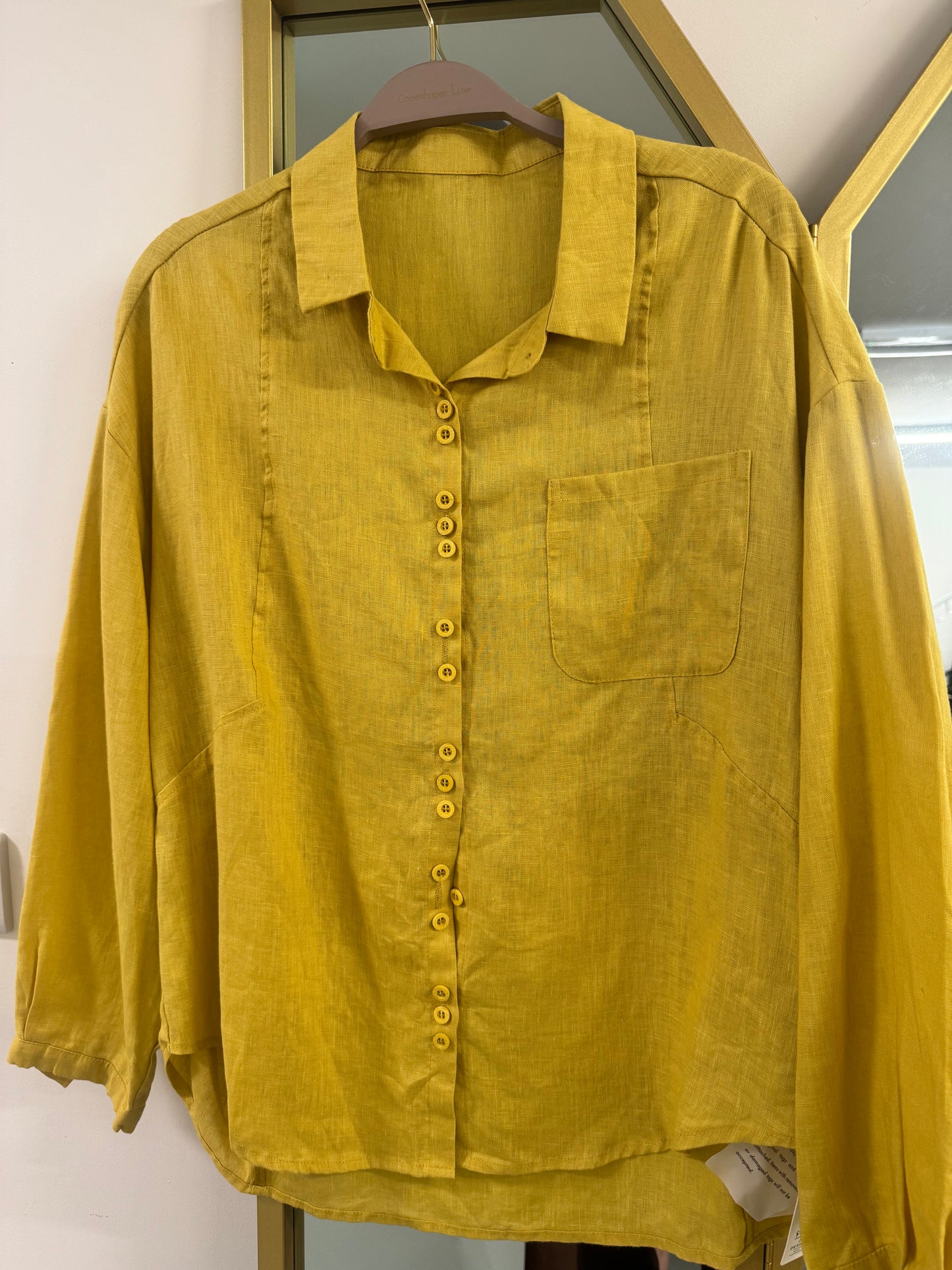 100% Linen Relaxed Fit Button-Down Shirt