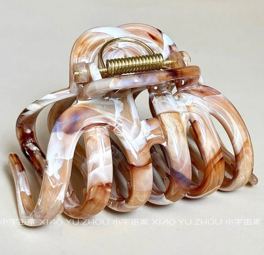 Marble Acrylic Hair Claw Clip – Caramel Swirl
