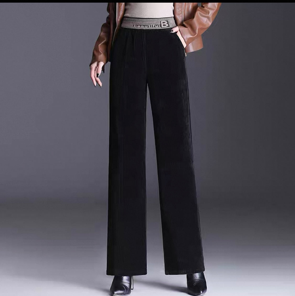 Velvet-Ribbed Pants – Deep Navy