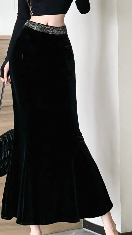 Velvet Mermaid Maxi Skirt – Black