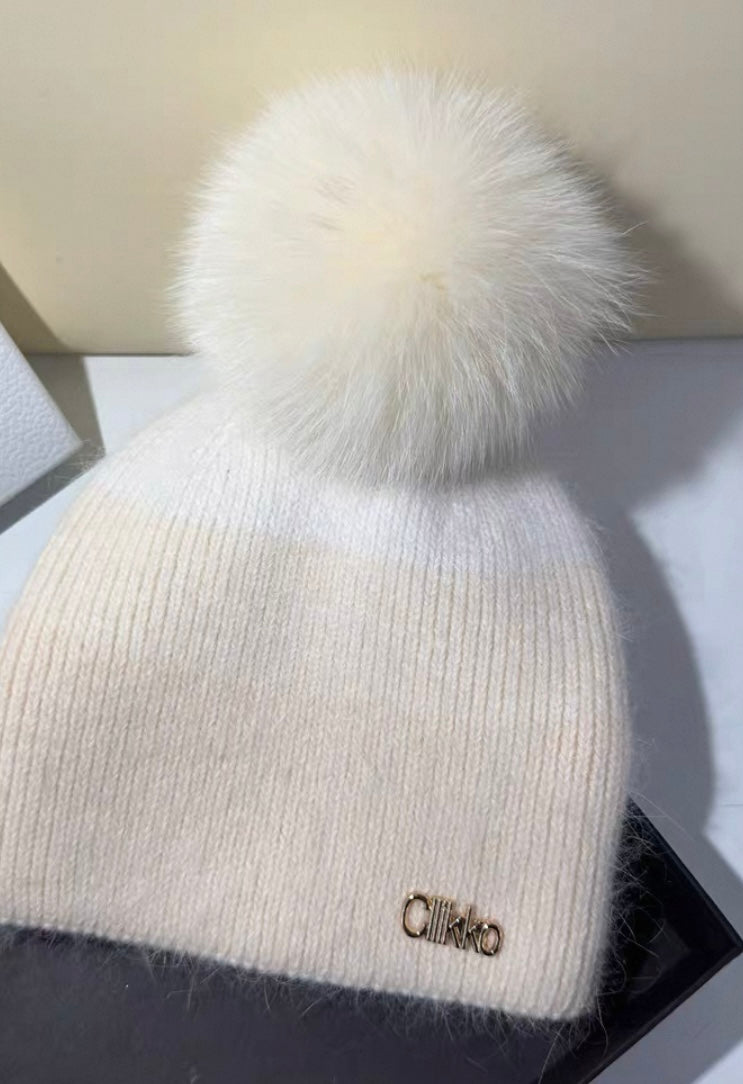 100%Cashmere Beanie with fox Pom