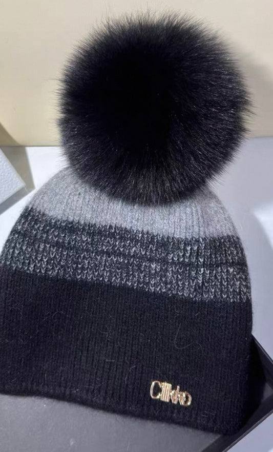 100%Cashmere Beanie with fox Pom