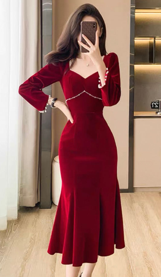 Velvet Midi Dress – Deep Red