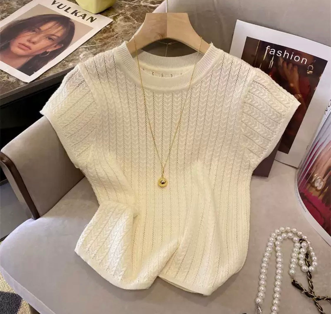 Lightweight Knit Top – Soft Comfort Fit